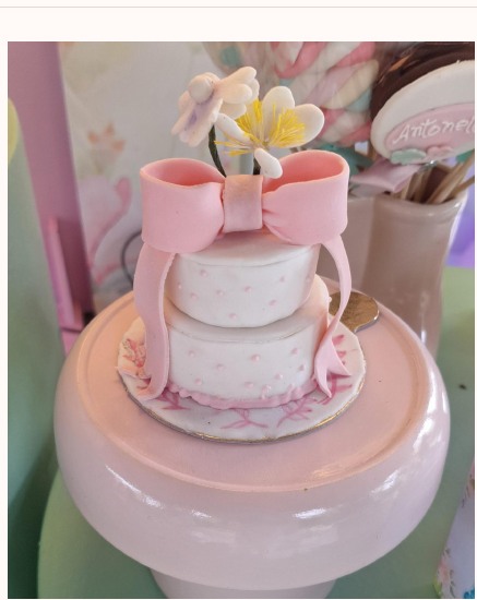 Mini bolo decorado artesanal da Tylda Confeitaria